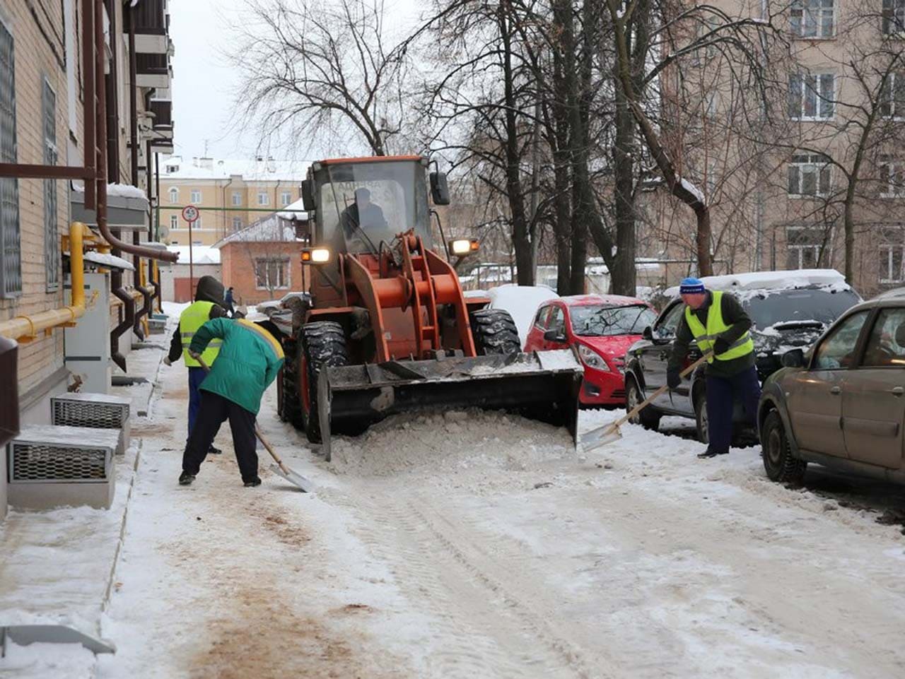 ❄ Уборка снега в СПб | стоимость вывоза и уборки снега